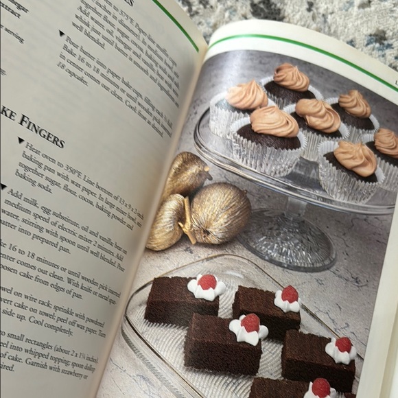 Chocolate Lover's Cookbook - Brown - Picture 7 of 9
